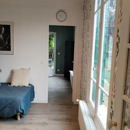 Campagne à Côté De Paris Romainville