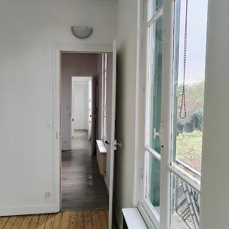 Campagne A Cote De Paris Апартаменты *